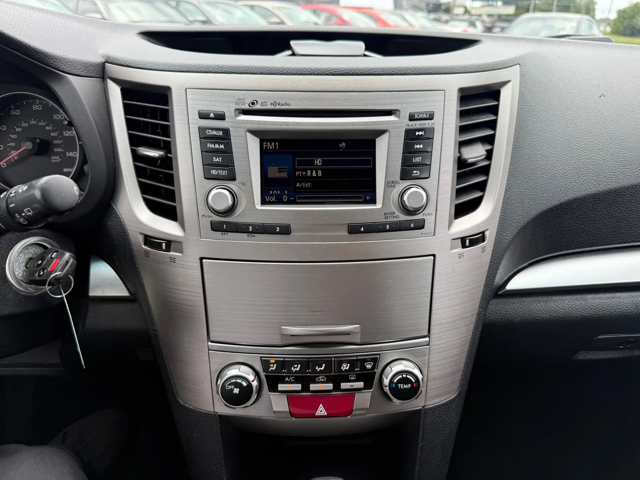 Used 2014 Subaru Outback 2.5i Premium image 16