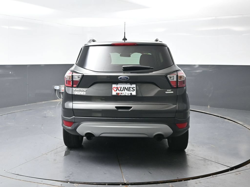 Used 2018 Ford Escape SE w/ SE Sync 3 Package FWD image 12