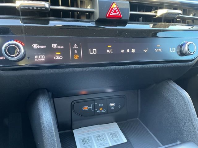 New 2026 Kia Sportage EX w/ EX Panorama Roof Package image 32