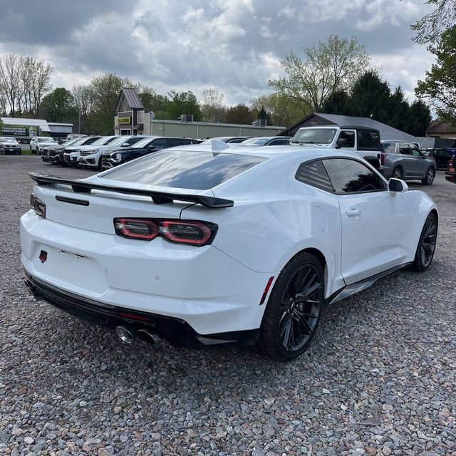 Used 2019 Chevrolet Camaro ZL1 RWD image 7