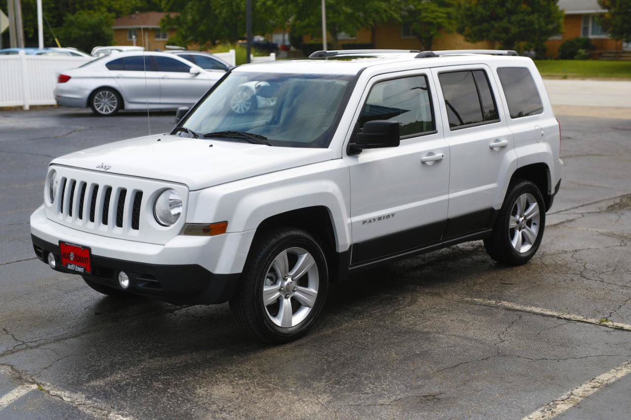Used 2014 Jeep Patriot Limited w/ Sun/Sound Group AWD/4WD image 3