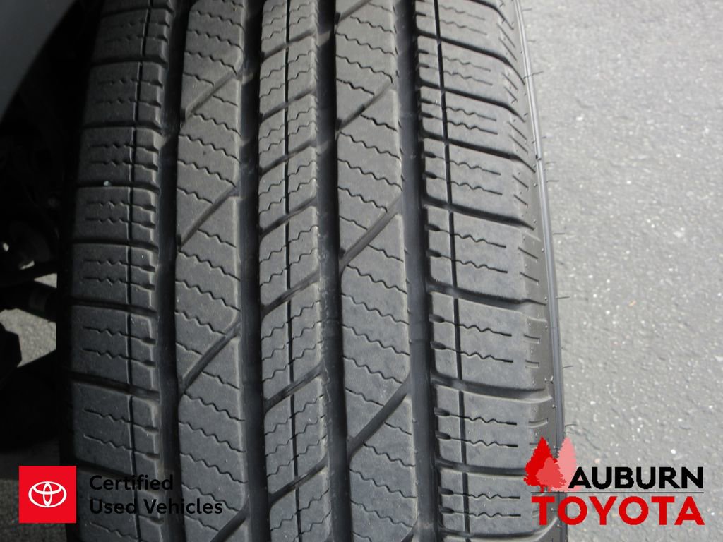 Certified 2018 Toyota Tacoma TRD Off-Road image 6