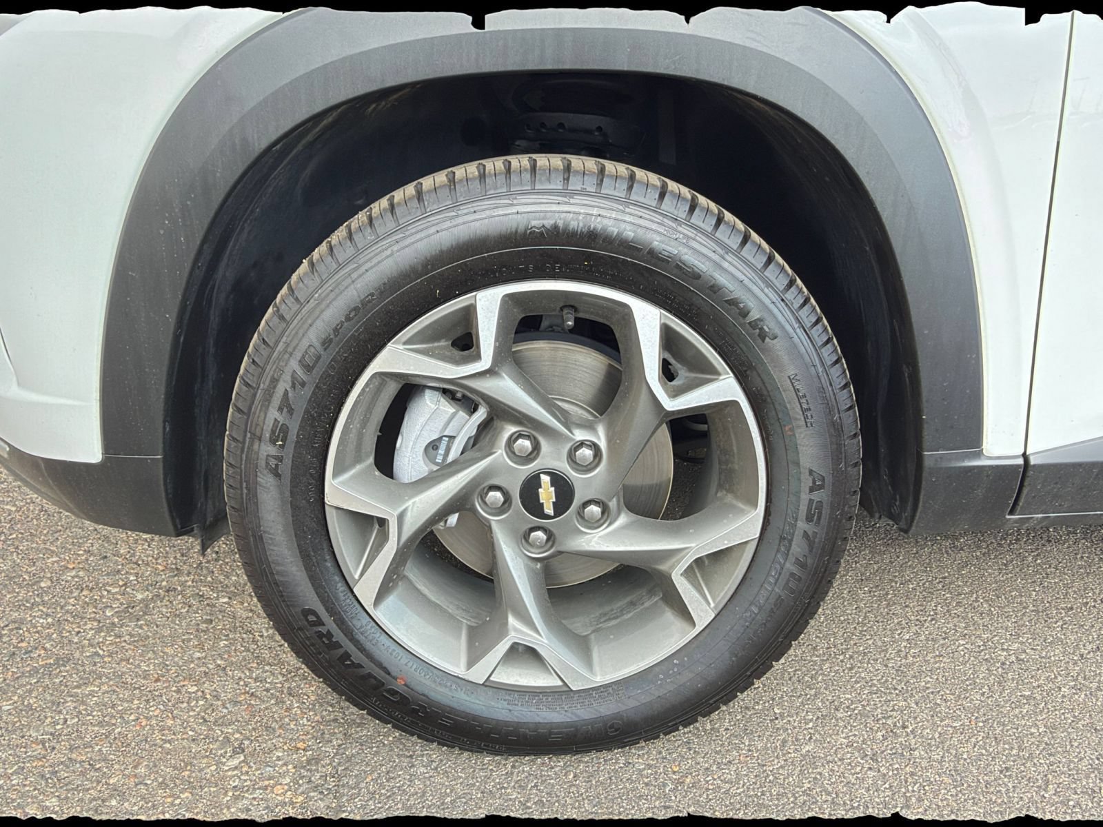Used 2025 Chevrolet Trax LT FWD image 28
