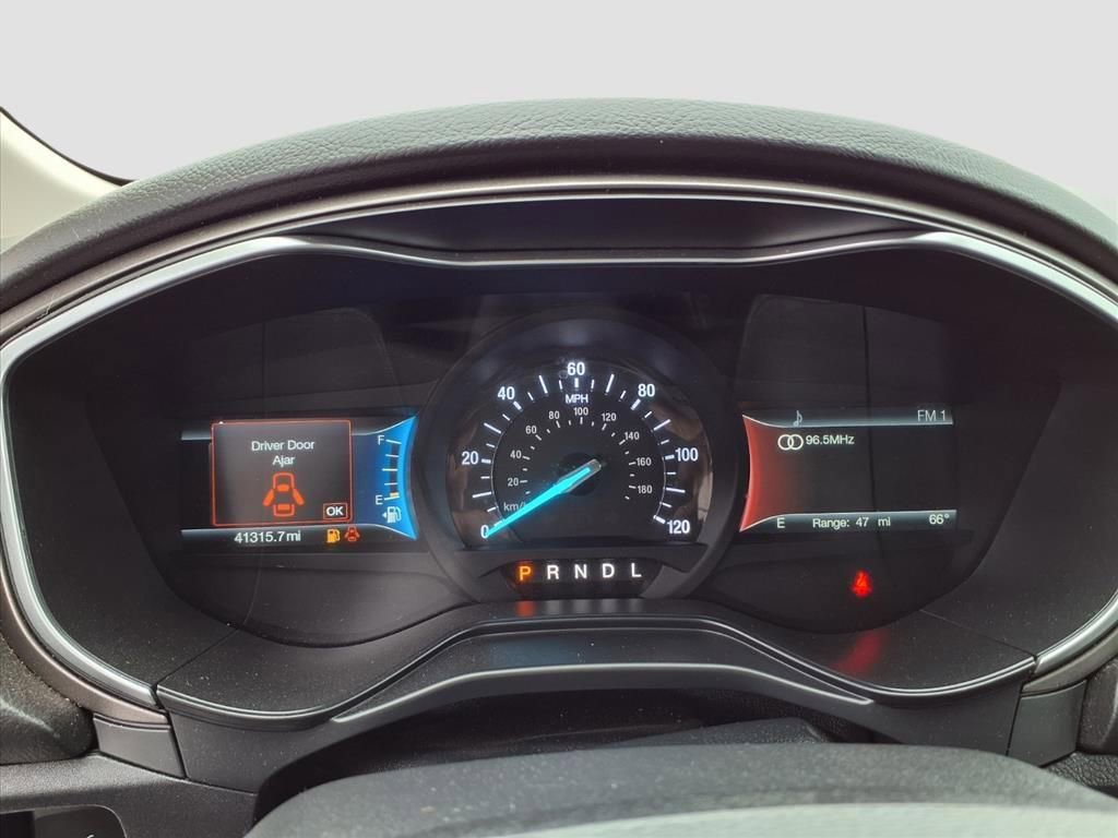 Used 2019 Ford Fusion SE image 26