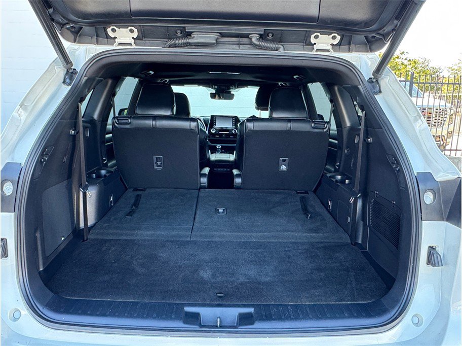 Used 2021 Toyota Highlander XSE image 28