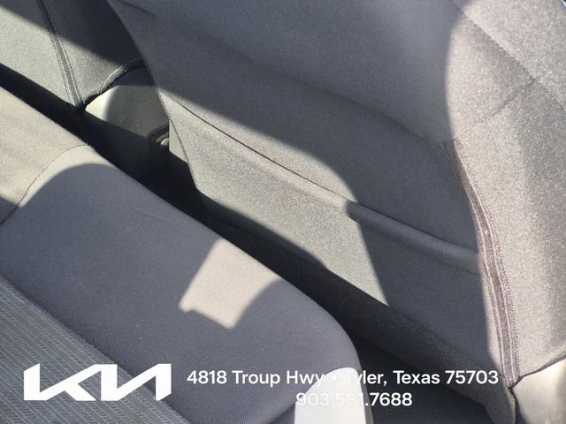 Used 2022 Nissan Versa SV FWD image 14