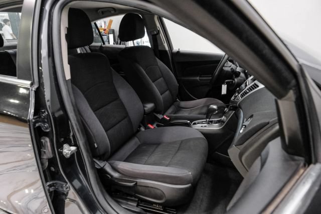Used 2015 Chevrolet Cruze LT FWD image 31