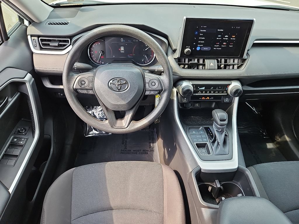 Used 2024 Toyota RAV4 LE AWD/4WD image 10