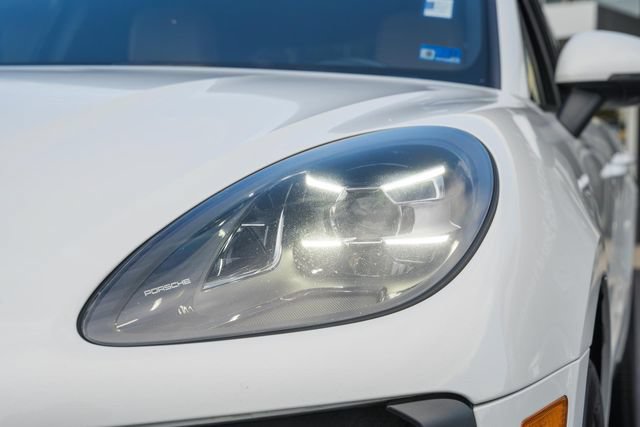 Used 2021 Porsche Macan AWD/4WD image 14