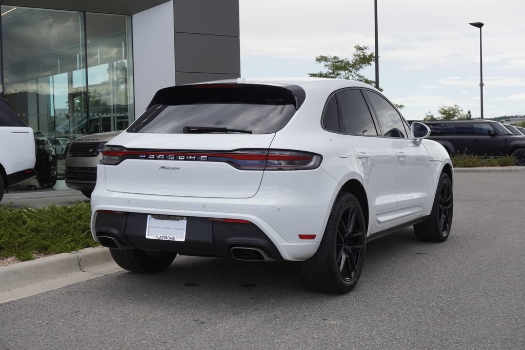 Used 2022 Porsche Macan AWD/4WD image 2