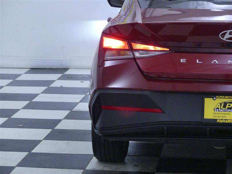 Used 2024 Hyundai Elantra SEL image 28