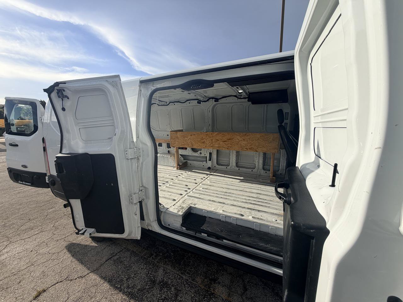 Used 2020 Ford Transit 250 Low Roof RWD image 9