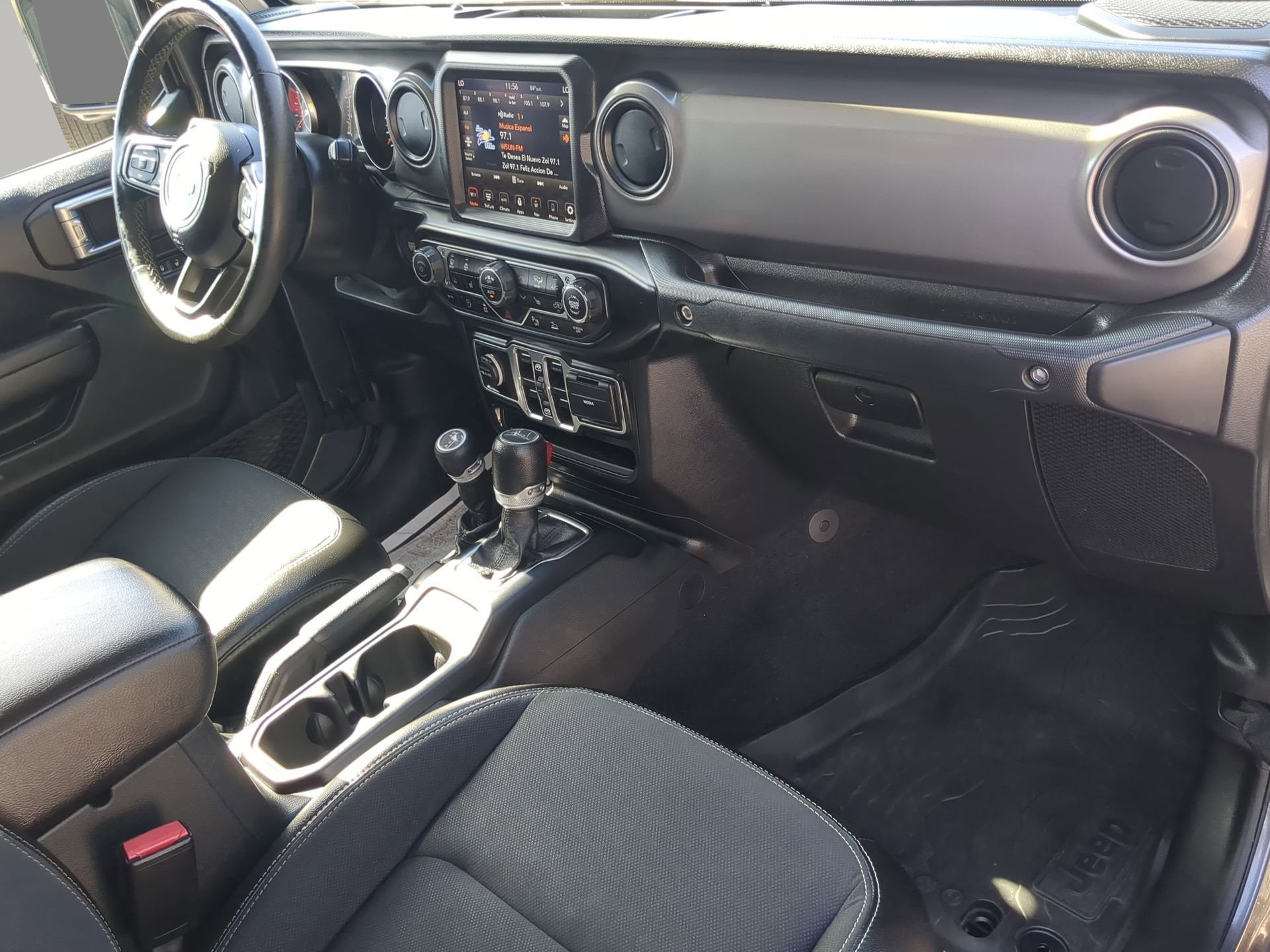Used 2021 Jeep Gladiator Sport image 39