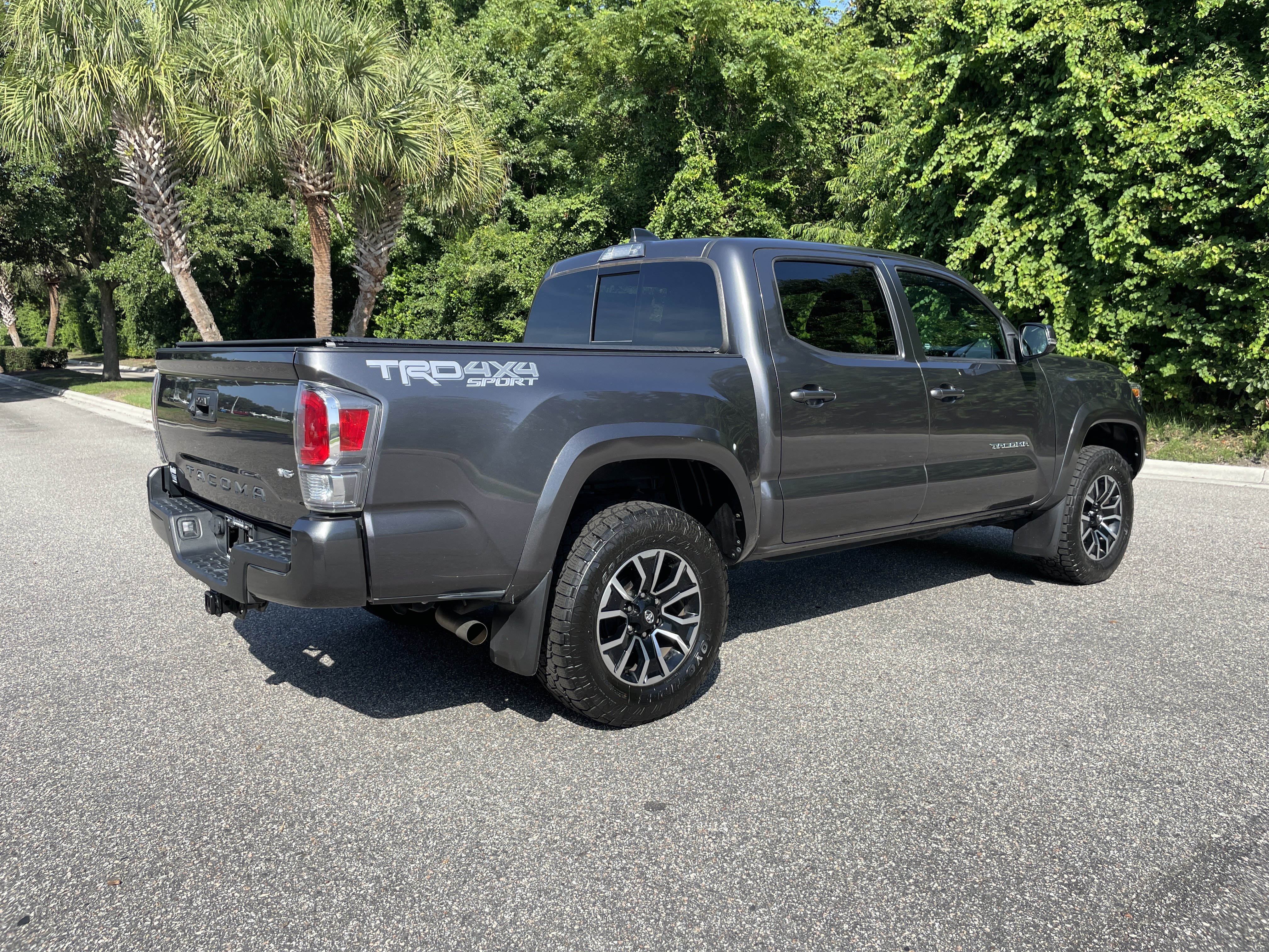 Used 2022 Toyota Tacoma TRD Sport w/ Technology Package AWD/4WD image 9