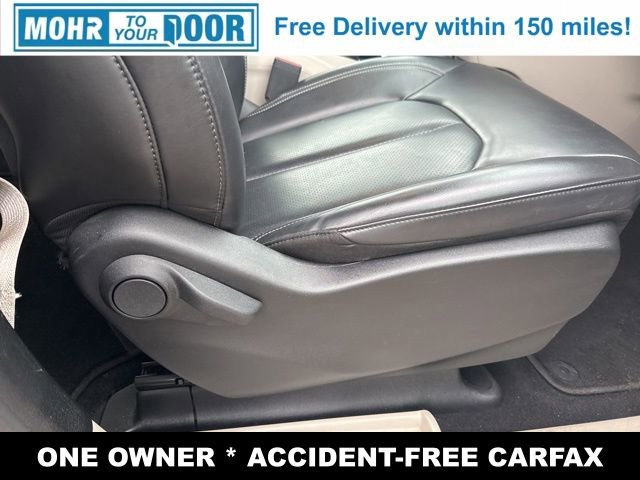 Used 2024 Chrysler Pacifica Touring-L image 15