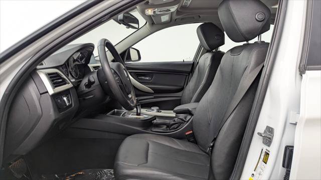 Used 2018 BMW 320i xDrive Sedan AWD/4WD image 13