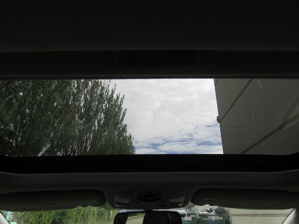Used 2010 Toyota Prius Four w/ Solar Roof Pkg FWD image 27