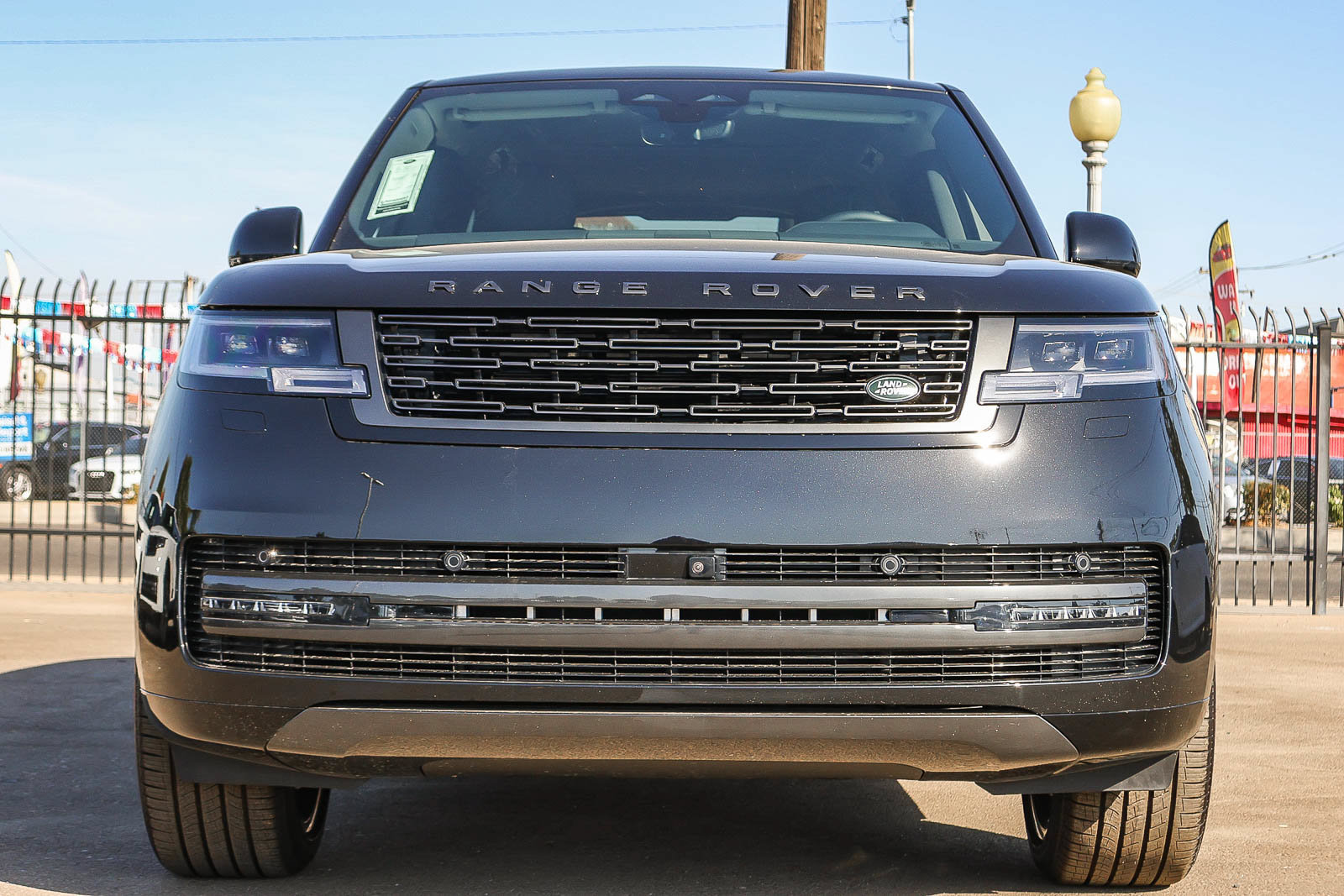 New 2026 Land Rover Range Rover SE AWD/4WD image 2