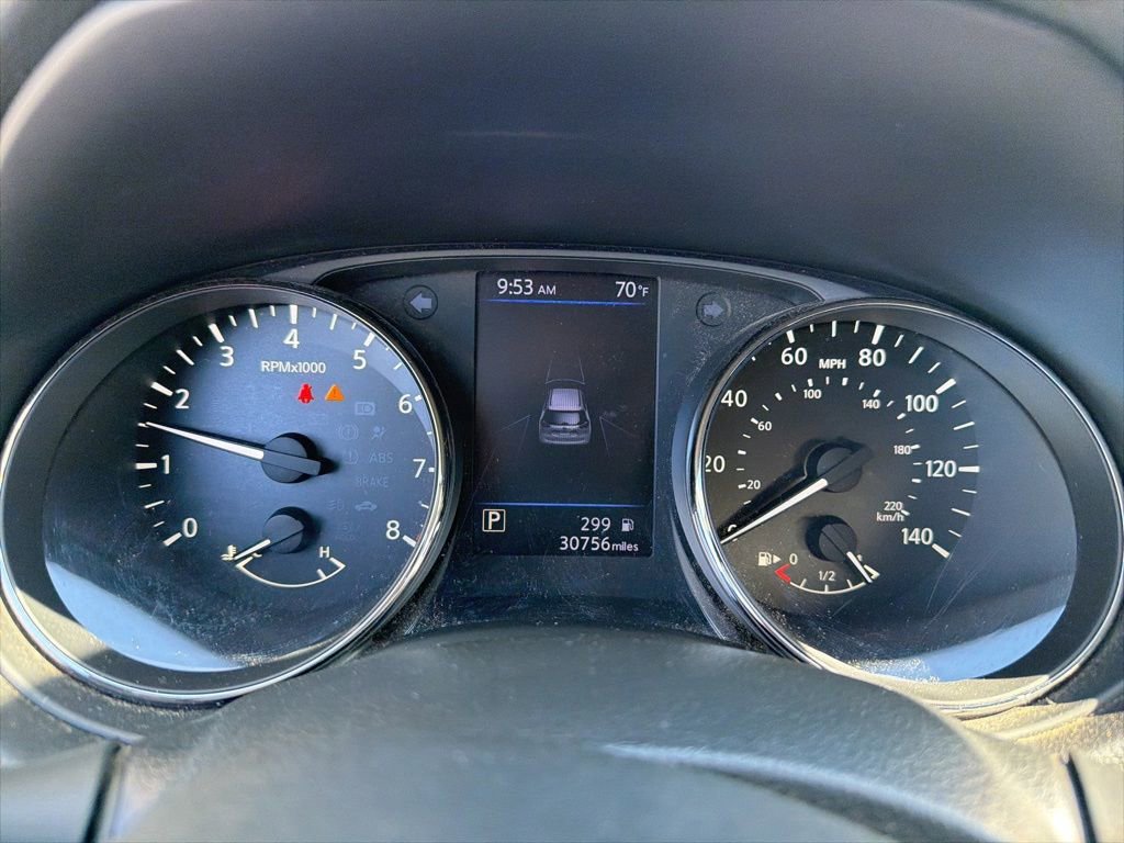 Used 2020 Nissan Rogue SV FWD image 11