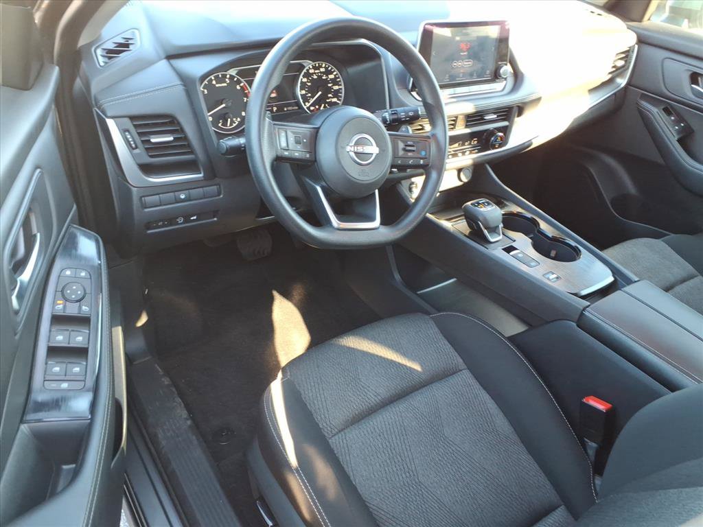 Used 2024 Nissan Rogue SV FWD image 19