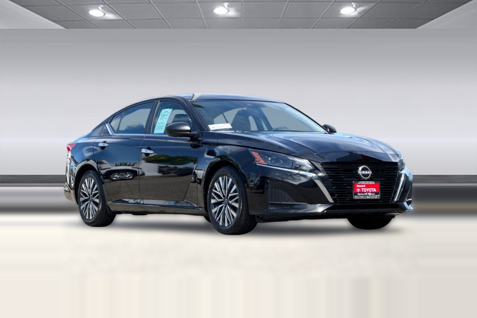 Used 2025 Nissan Altima 2.5 SV FWD image 7