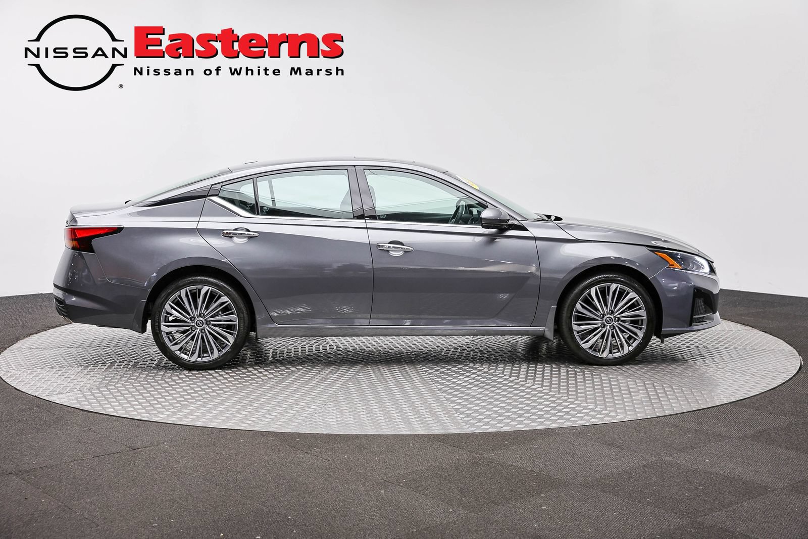 Used 2024 Nissan Altima 2.5 SL AWD/4WD image 4