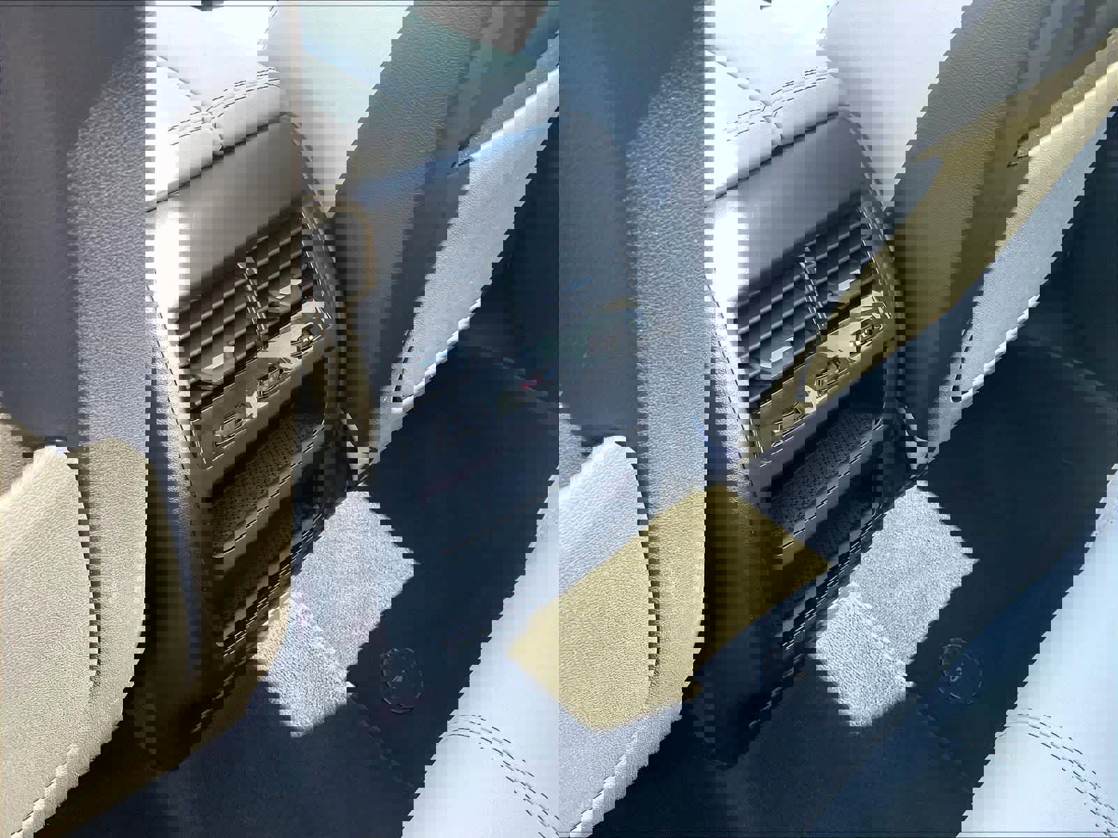 Used 2024 BMW X5 xDrive50e w/ Premium Package image 36