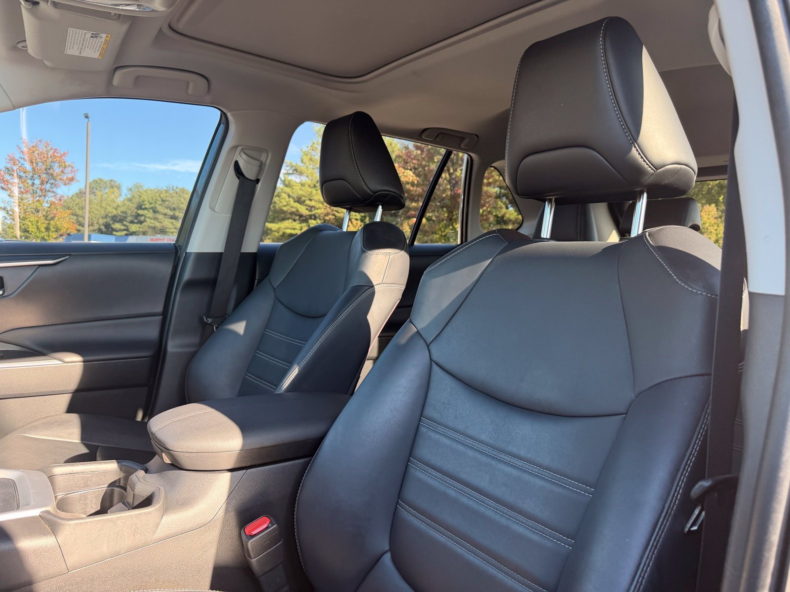 Used 2019 Toyota RAV4 XLE Premium FWD image 16