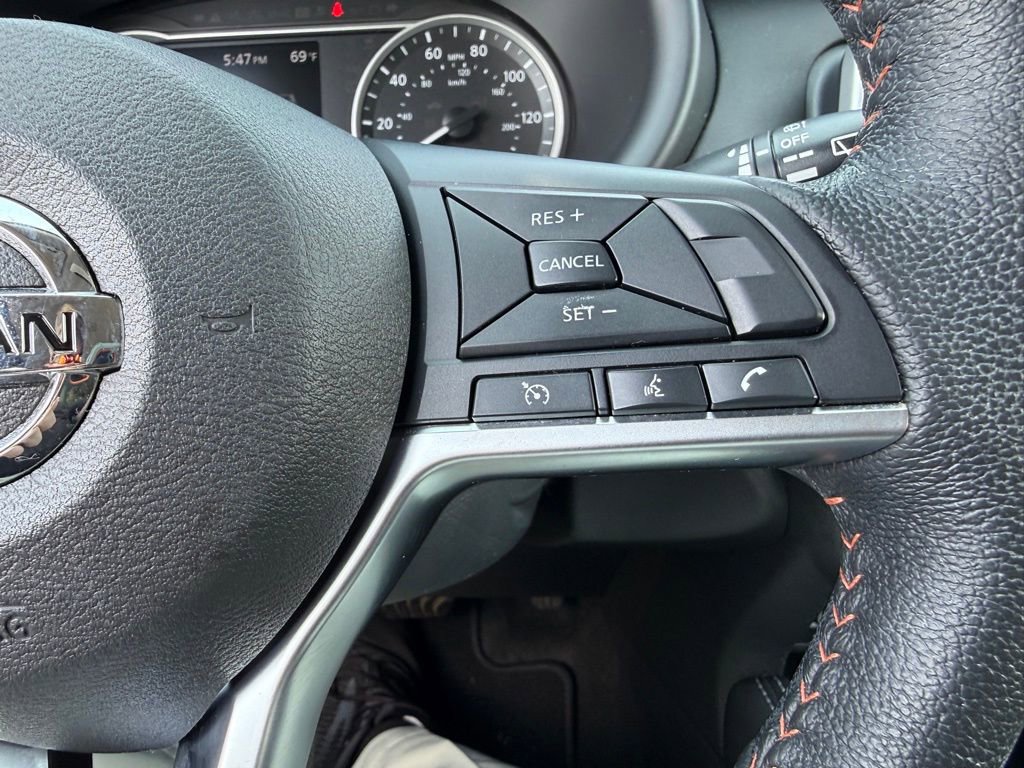 Used 2020 Nissan Kicks SR image 19