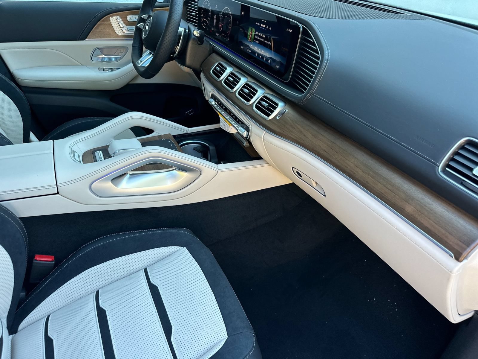 New 2026 Mercedes-Benz GLE 63 AMG S image 16