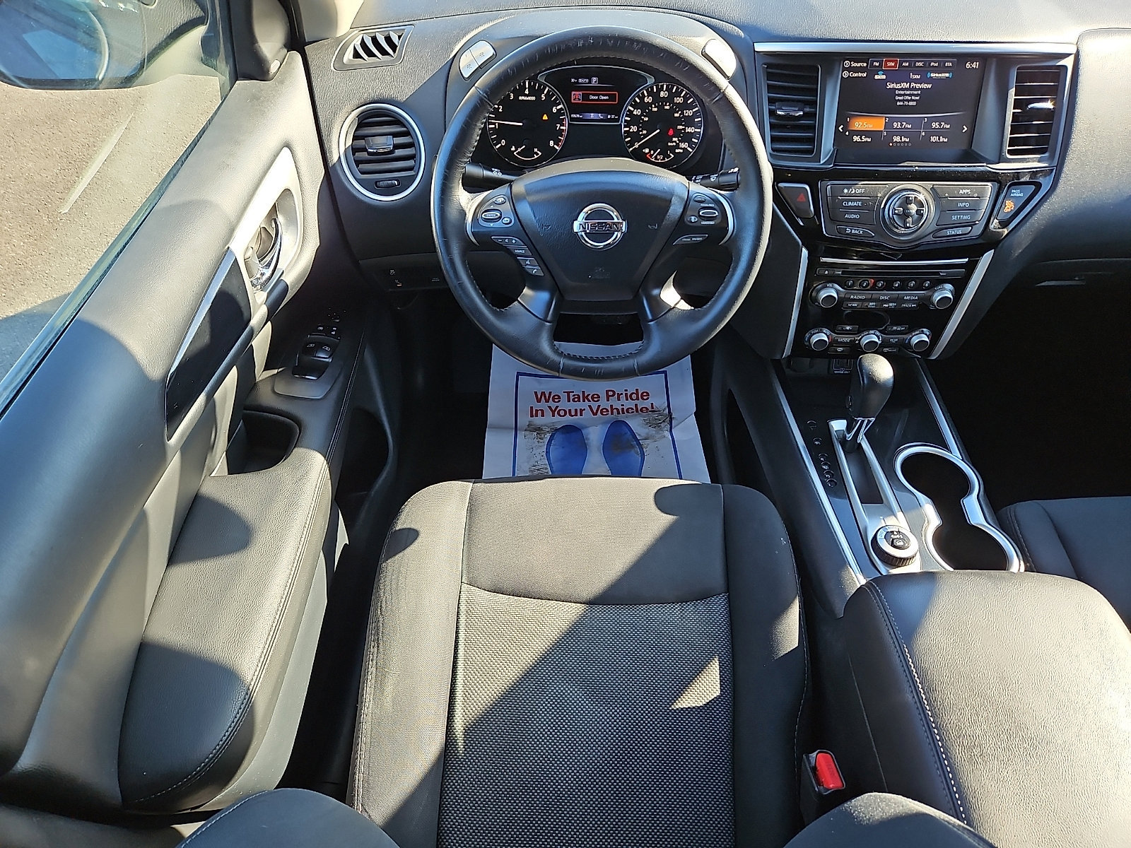 Used 2019 Nissan Pathfinder SV image 11