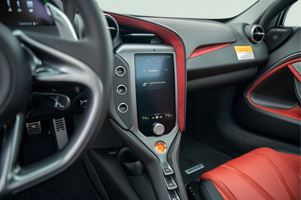 New 2026 McLaren 750S Spider RWD image 34
