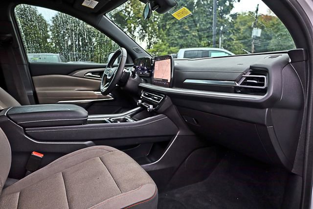 Used 2024 Chevrolet Traverse LT w/ Enhanced Driving Package image 40