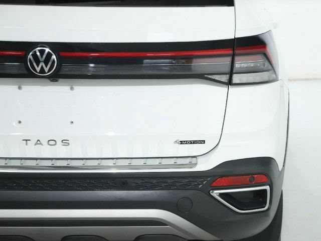 Certified 2025 Volkswagen Taos SEL AWD/4WD image 46