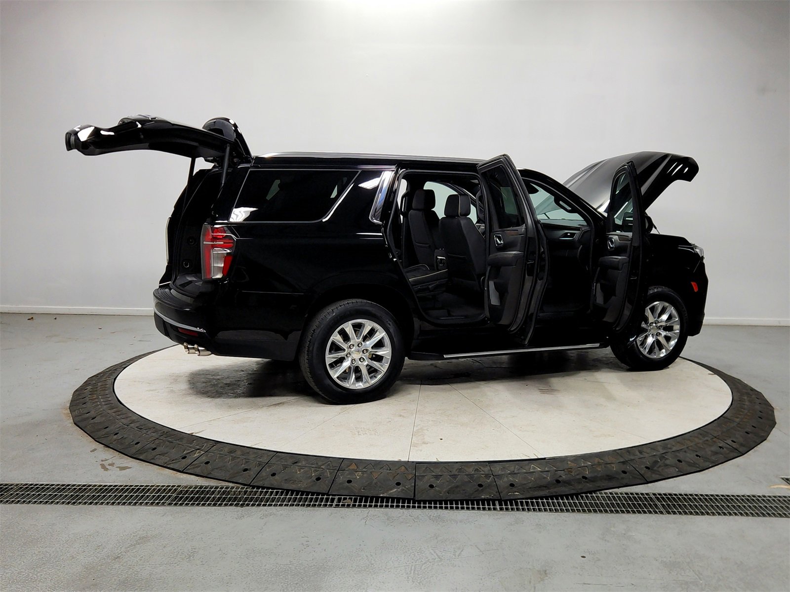Used 2024 Chevrolet Tahoe Premier image 14