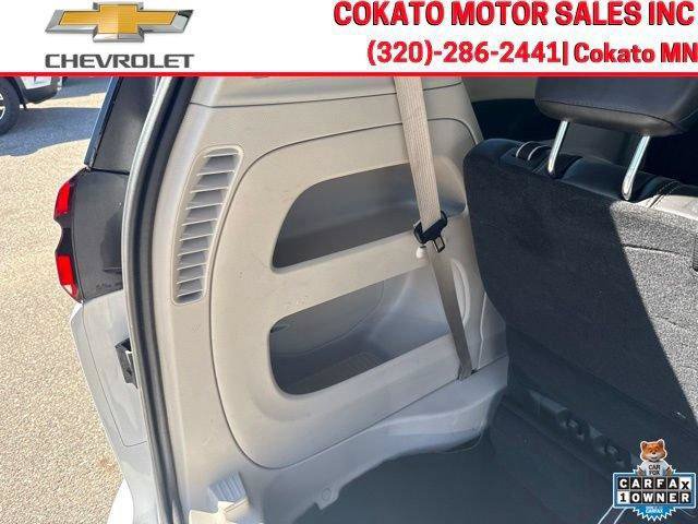 Used 2024 Chrysler Pacifica Touring-L FWD image 11