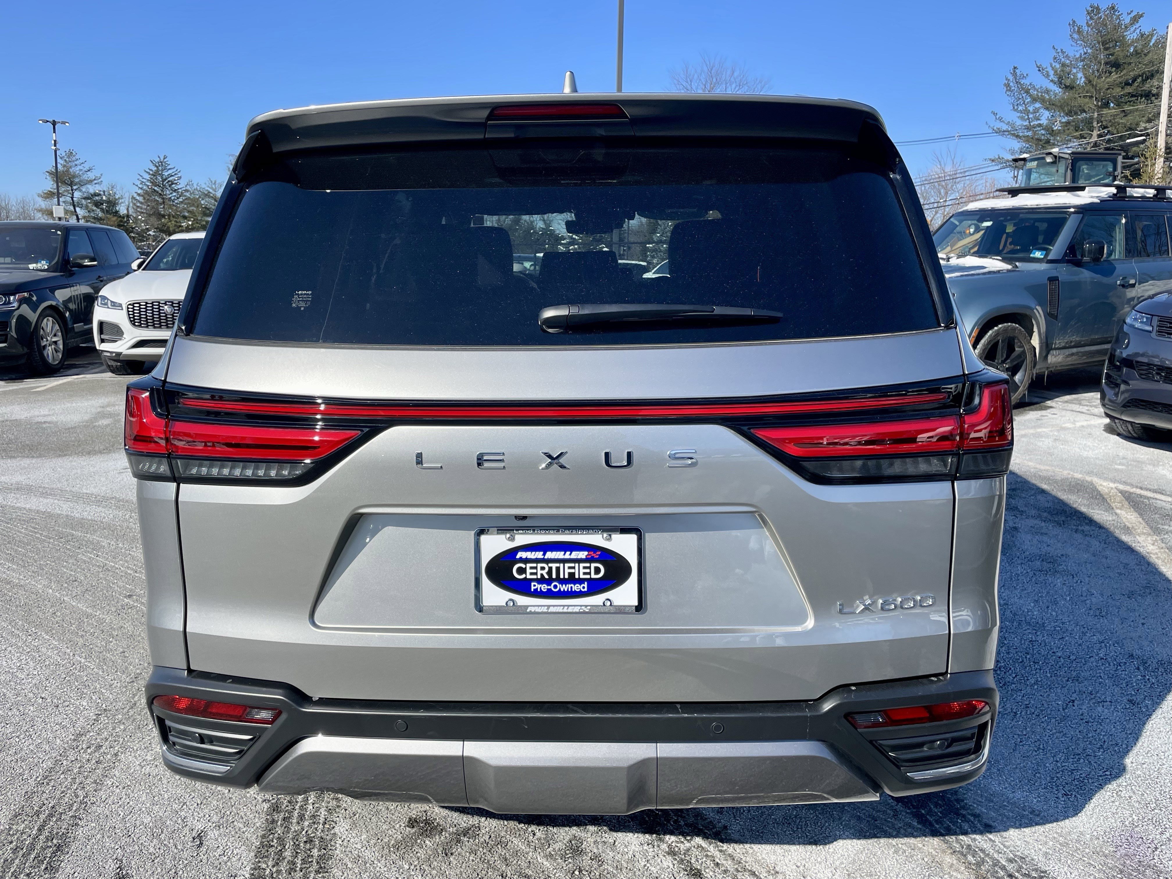 Used 2025 Lexus LX 600 4WD w/ Luxury Package image 6