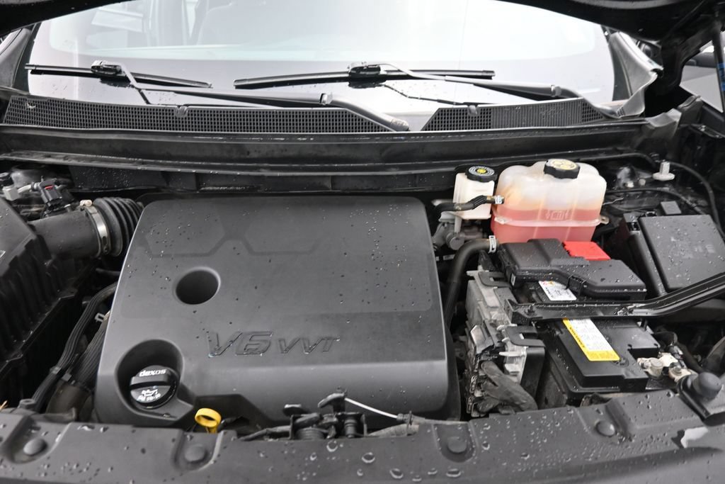 Used 2023 Chevrolet Traverse LT FWD image 23