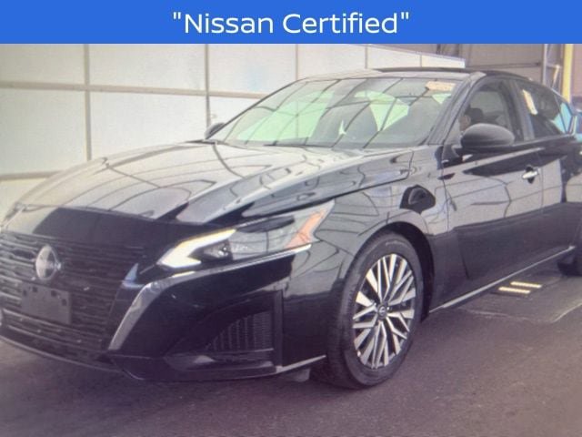 Used 2025 Nissan Altima 2.5 SV FWD image 2
