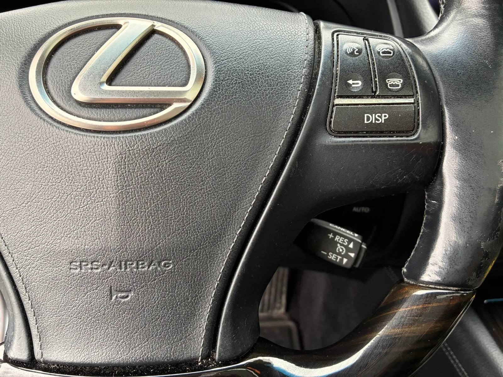 Used 2013 Lexus LS 460 L w/ All-Weather Pkg RWD image 25