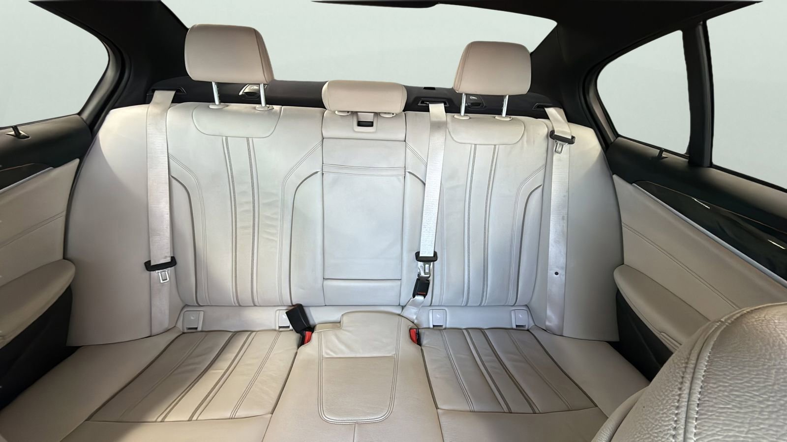 Used 2019 BMW 540i w/ M Sport Package RWD image 25