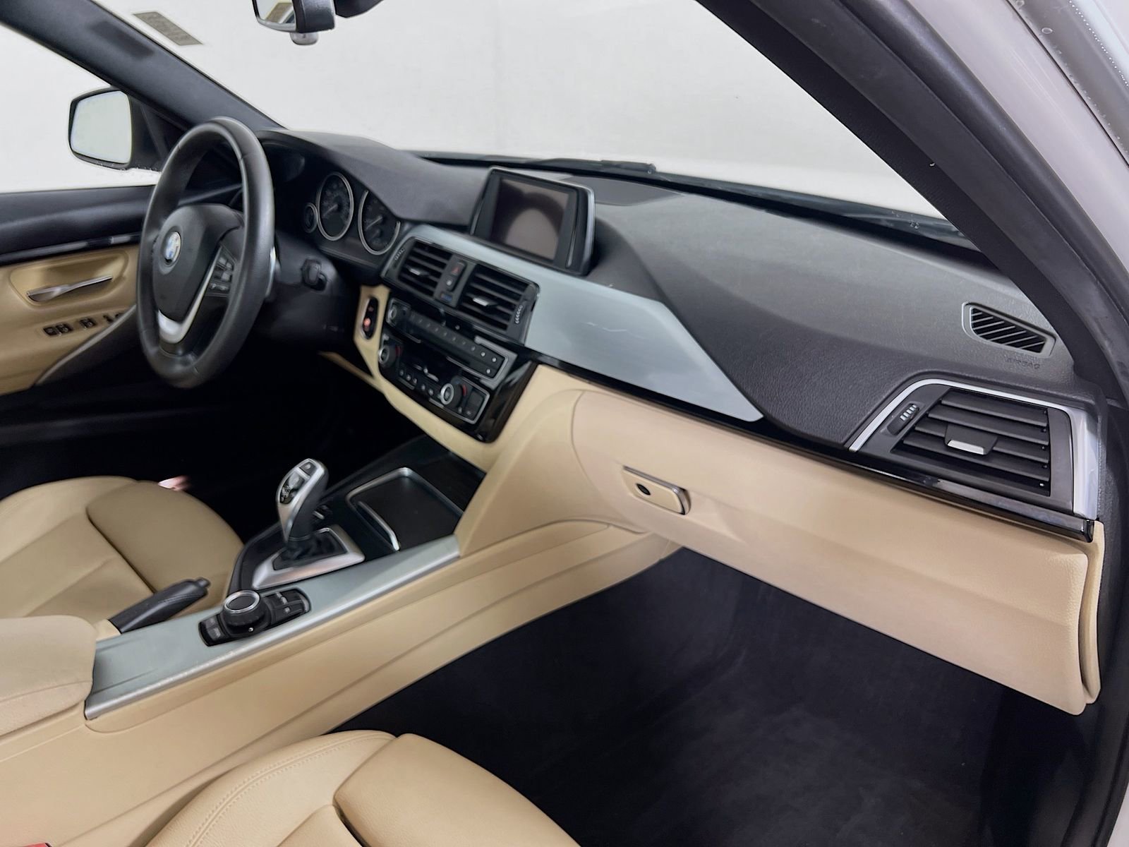 Used 2017 BMW 330i Sedan RWD image 26