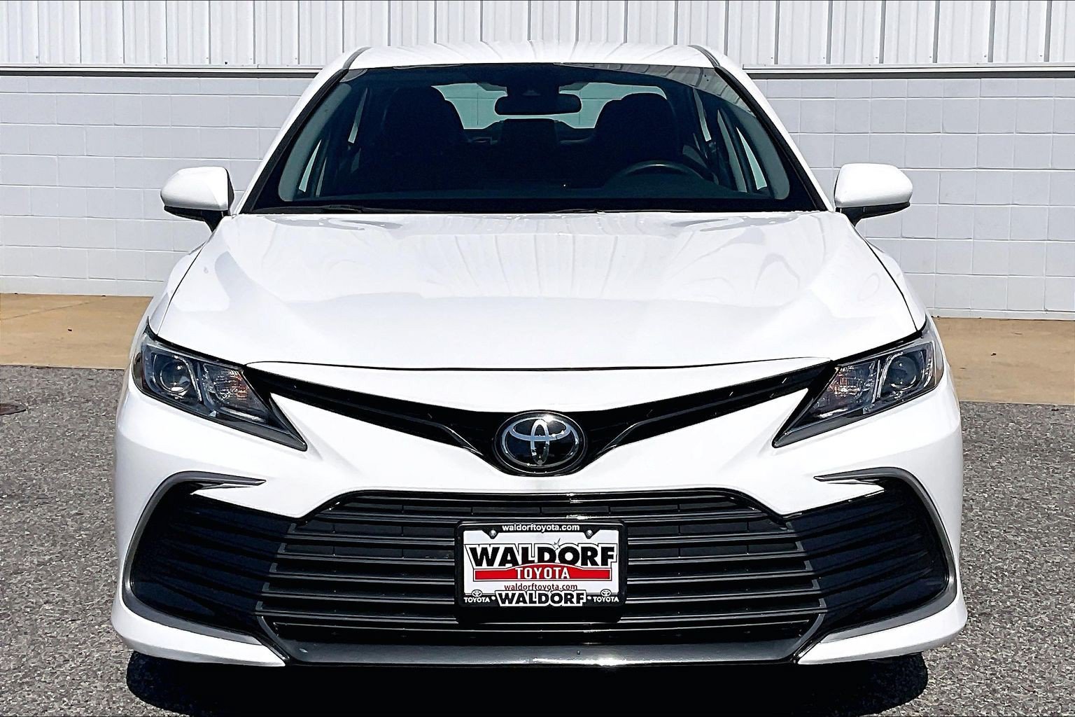 Used 2024 Toyota Camry LE FWD image 3