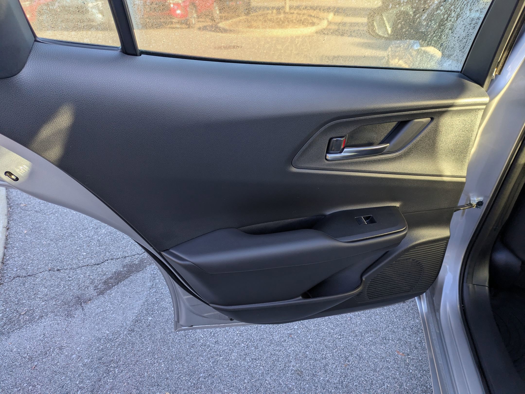 Used 2025 Toyota Prius Plug-In Hybrid image 30