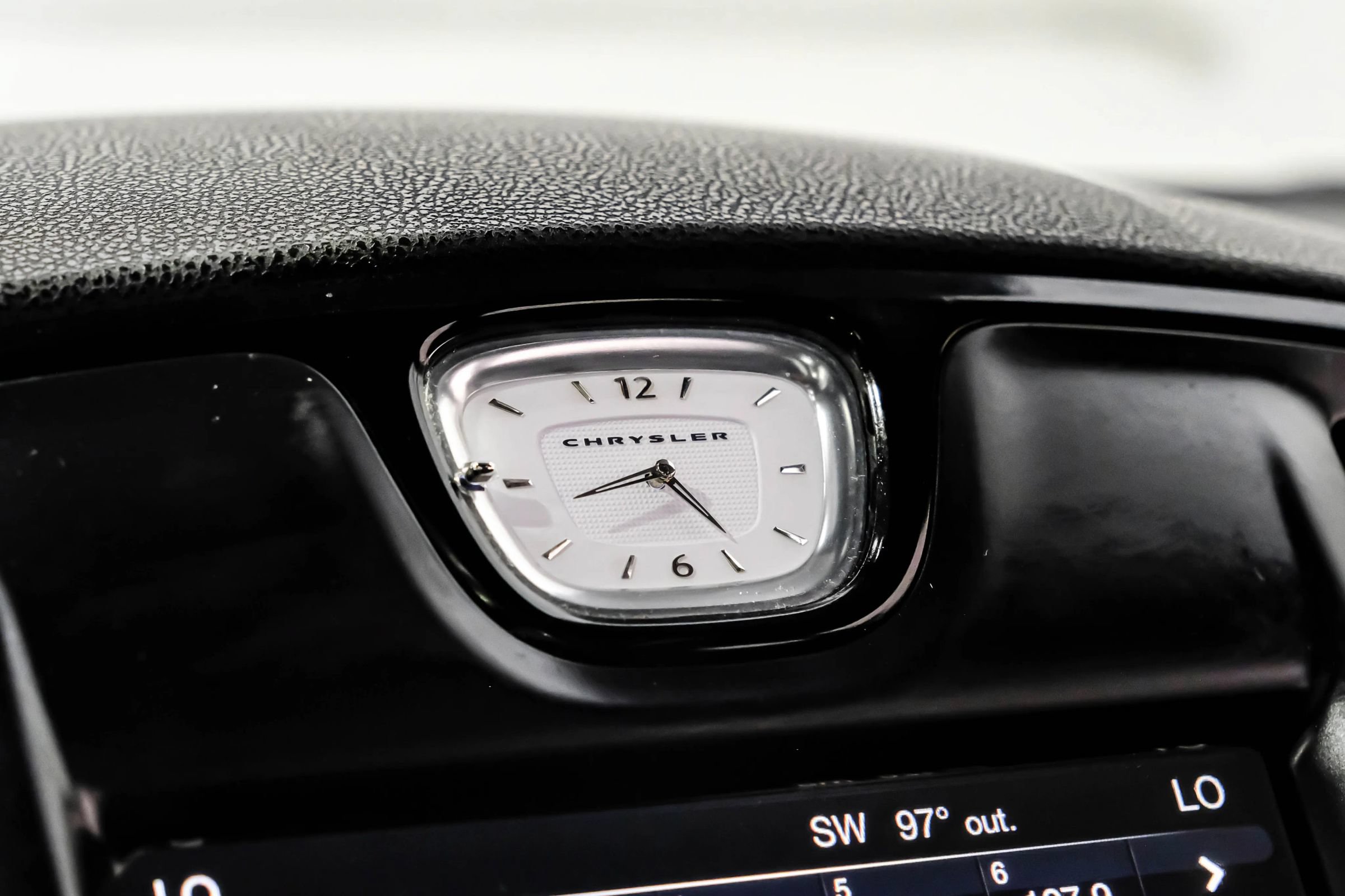 Used 2015 Chrysler 300 S w/ 300S Premium Group RWD image 36