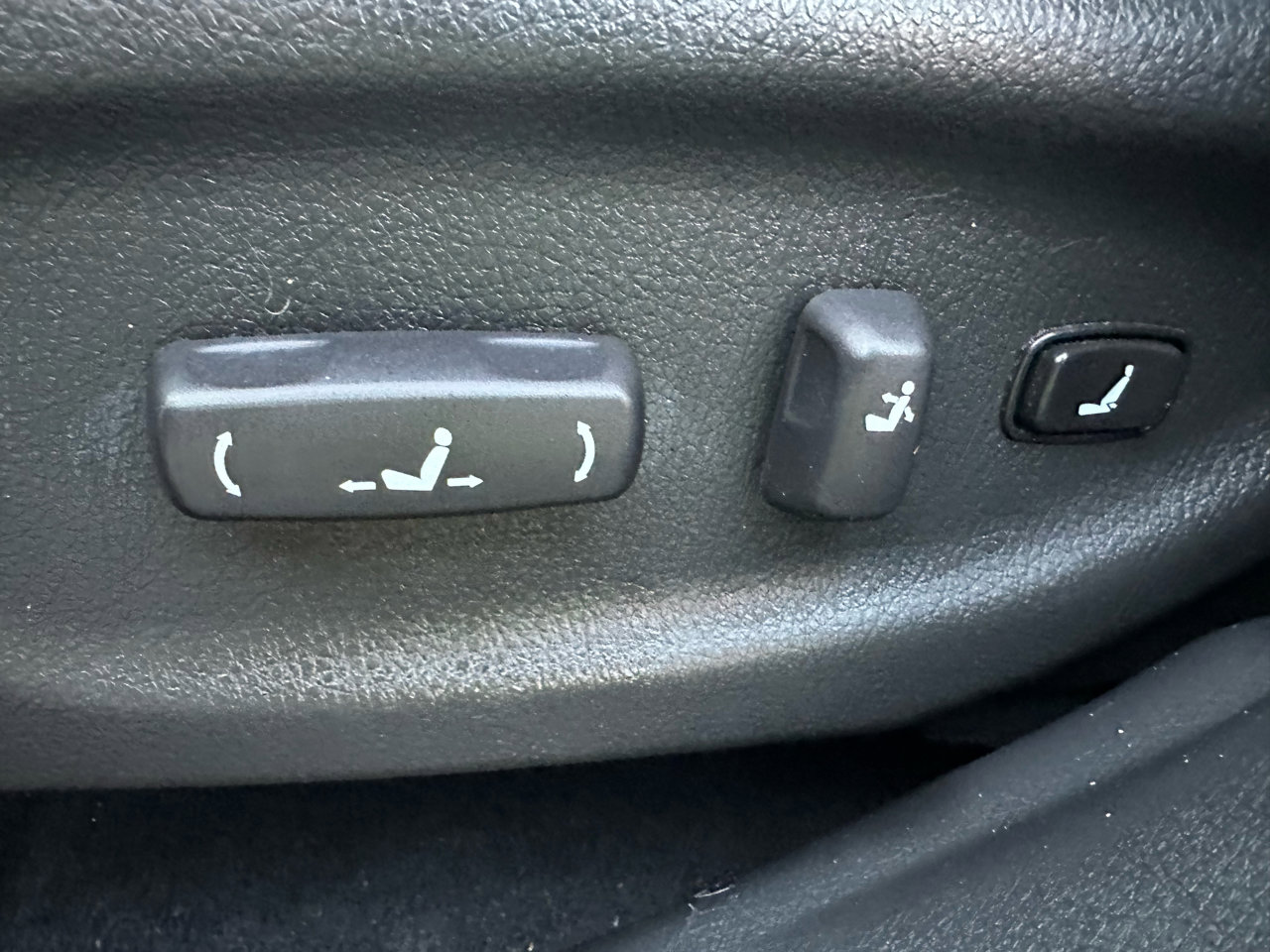 Used 2014 Kia Sorento SX w/ 3rd Row Package image 23