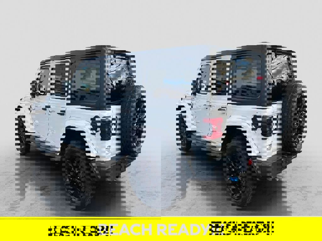 Used 2022 Jeep Wrangler Unlimited Sahara w/ Safety Group image 7