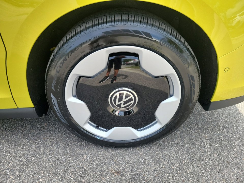 New 2025 Volkswagen ID. Buzz Pro S Plus image 25
