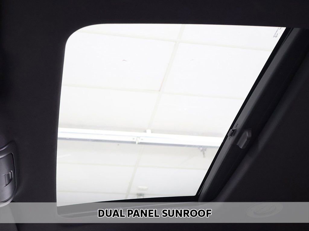 Used 2022 Buick Enclave Avenir w/ Avenir Technology Package image 3