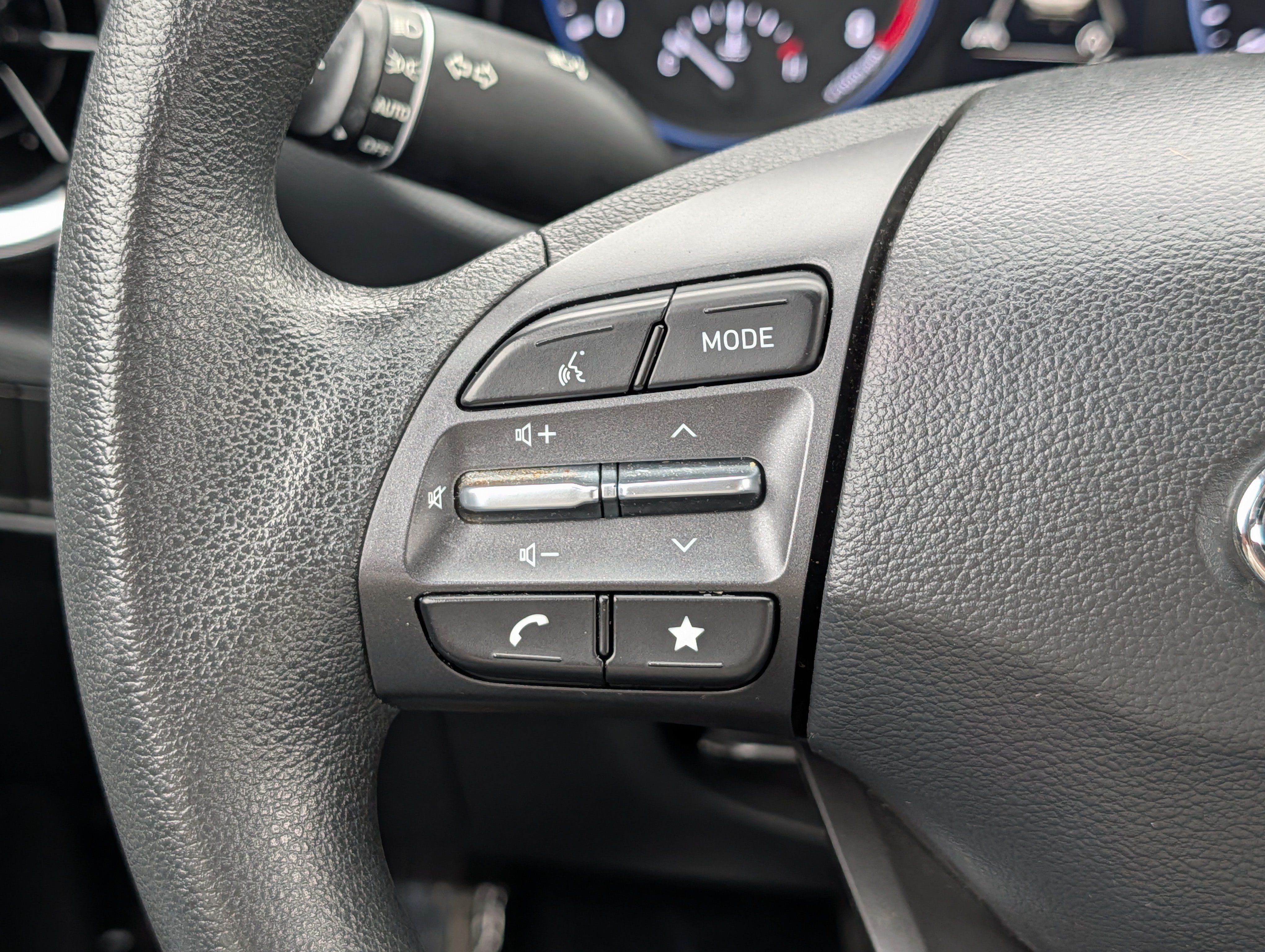 Certified 2023 Hyundai Kona SE w/ Cargo Package AWD/4WD image 31